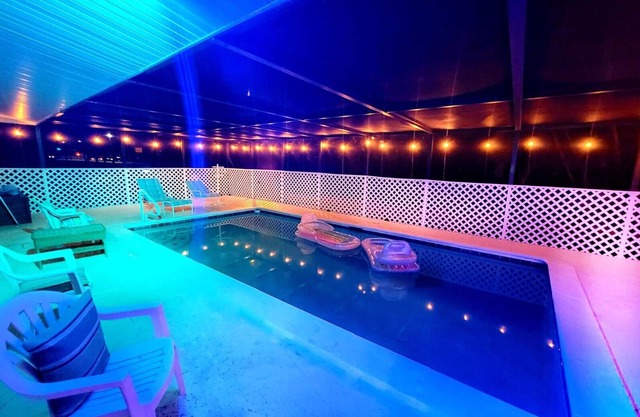 3 bed 2 bath, Heated Private POOL, Ft Myers near Cape Coral Bridge