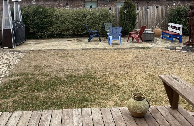 3 Bed/ 2 Bath house with large backyard for rent