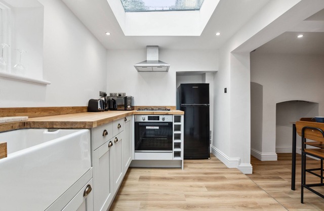 3 Bed in Central Hammersmith | Garden | WiFi | Netflix