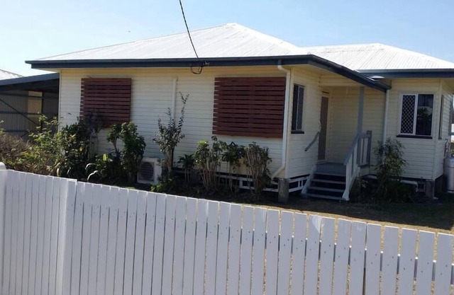 3 bed room house near airport