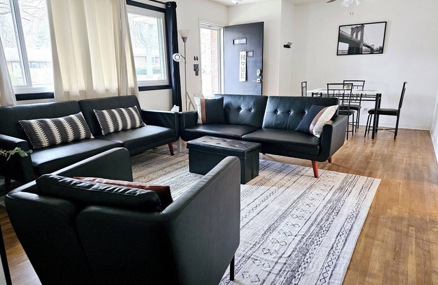 3 bedroom, 1 bath furnished rental