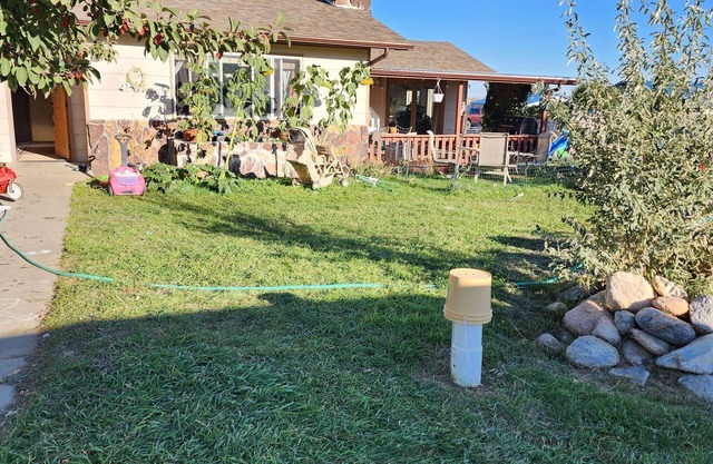 3-bedroom 2 bath house with beautiful views plus kids pets accepted!