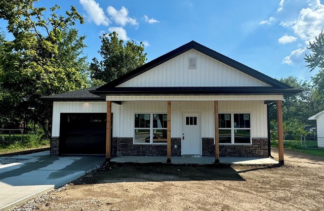3-bedroom 2 bath New construction house in Hallsville