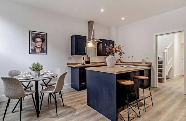 3 bedroom accommodation in Barton-upon-Humber
