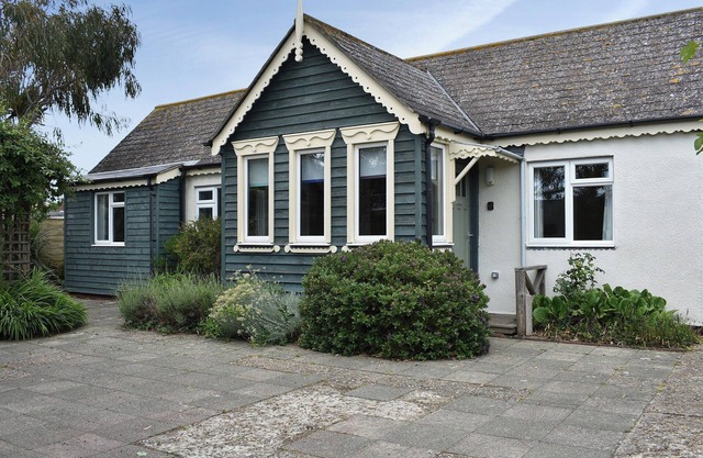 3 bedroom accommodation in Elmer, near Middleton on Sea