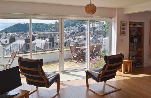 3 bedroom accommodation in Market, Clarence & Sandquay