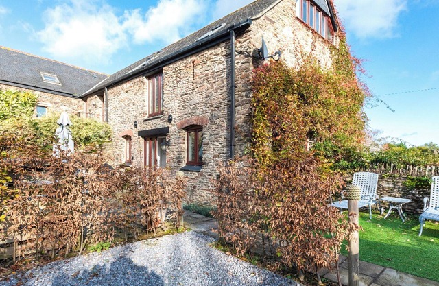 3 bedroom accommodation in Stoke Fleming, near Dartmouth