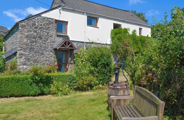 3 bedroom accommodation in Cudlipptown, near Tavistock
