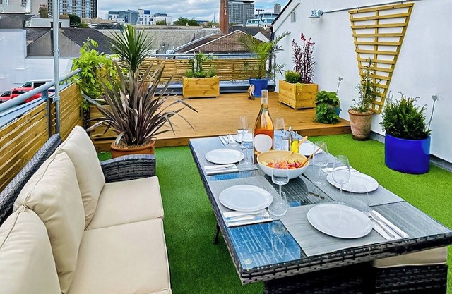 3 bedroom accommodation in Plymouth