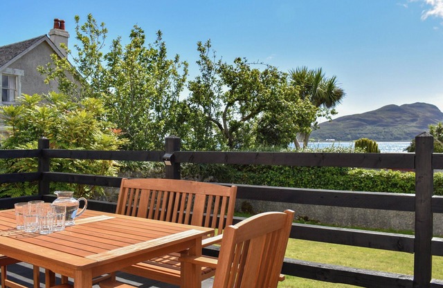 3 bedroom accommodation in Lamlash
