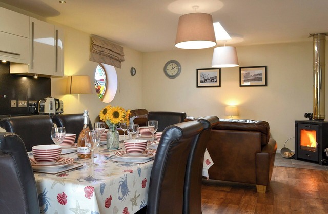 3 bedroom accommodation in Allonby, near Maryport