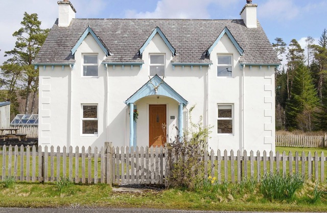 3 bedroom accommodation in Rosehall, near Lairg
