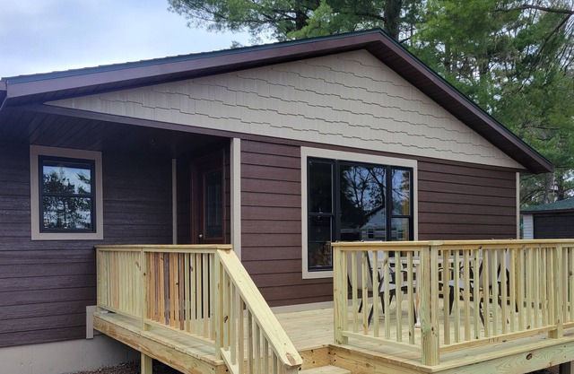 3 bedroom apartment/cabin on the lake!