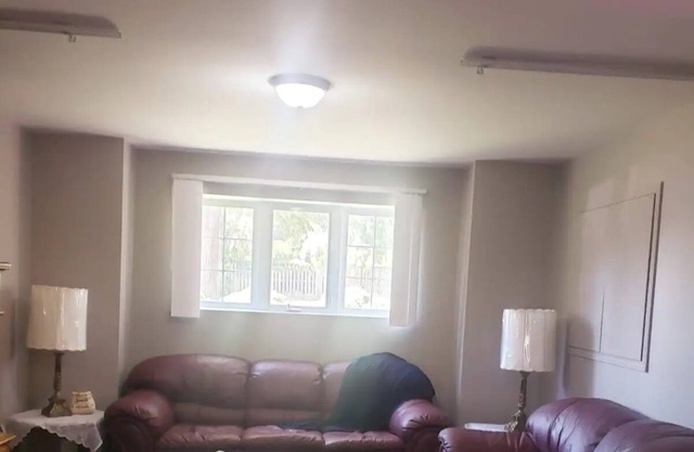 3 Bedroom basement unit with free parking and wifi