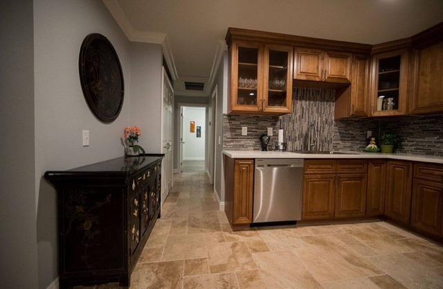 3 bedroom beach beauty with everything! Pets are allowed