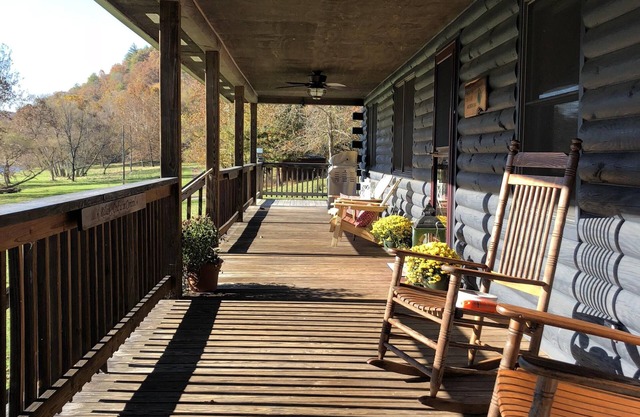 3 Bedroom Cabin on the New River