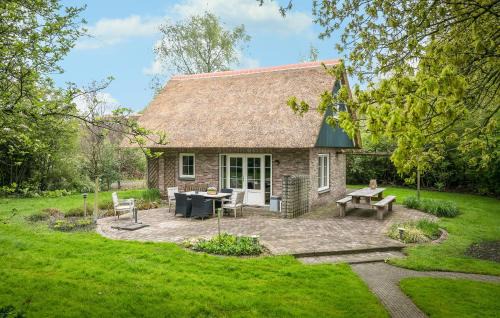 3 Bedroom Cozy Home In Paasloo