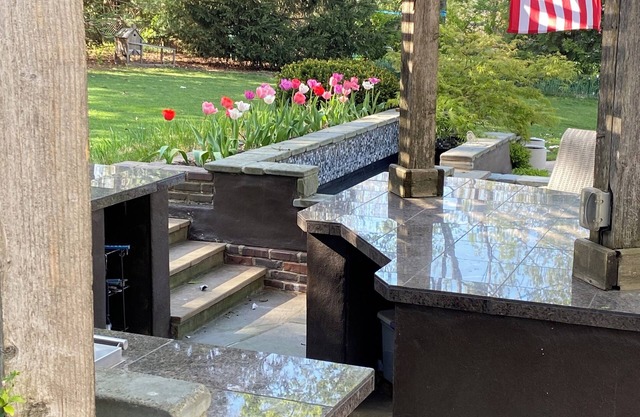 3-bedroom Fairway home with WiFi, AC, fabulous outdoor patio and backyard