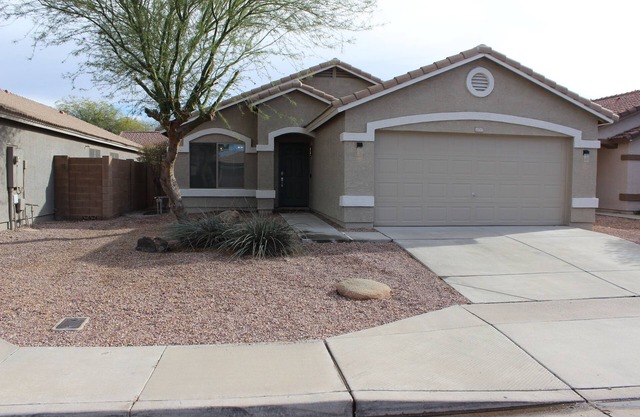 3 bedroom home minutes from West Gate/Cardinals and Spring training facilities