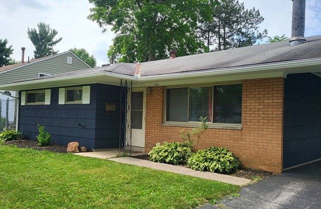 3-Bedroom House, City Location In Cool Columbus, Great Parking, Fenced Backyard