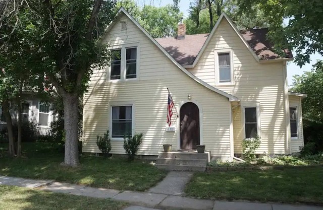 3 bedroom house in heart of Amesn