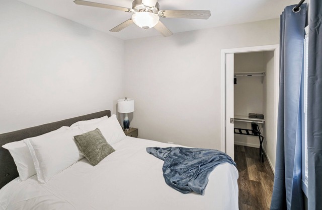 3-bedroom house in welcoming Waukegan with WiFi, AC