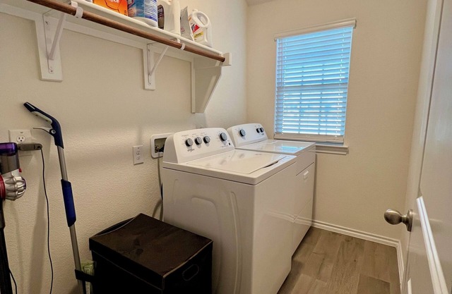 3-bedroom house in welcoming Lavon with WiFi, AC