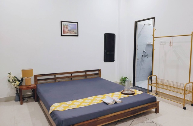 3-bedroom house near ASSI ghat in enchanting Varanasi with AC, WiFi. Book now