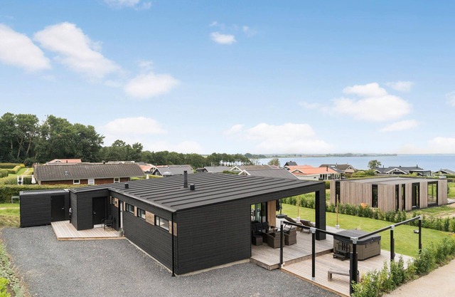 3 bedroom lovely home in Sjølund