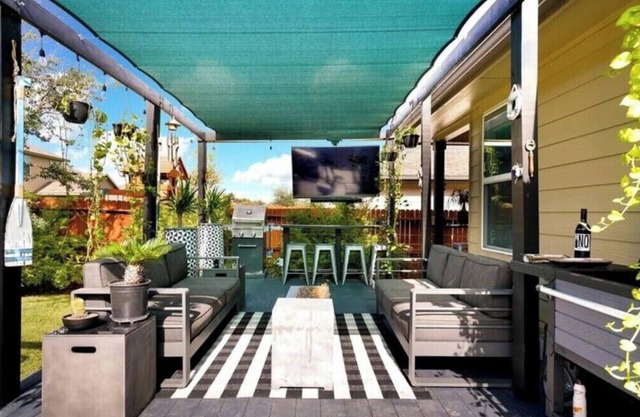 3 Bedroom Luxury Home w/Hot tub close to Seaworld- Six Flags
