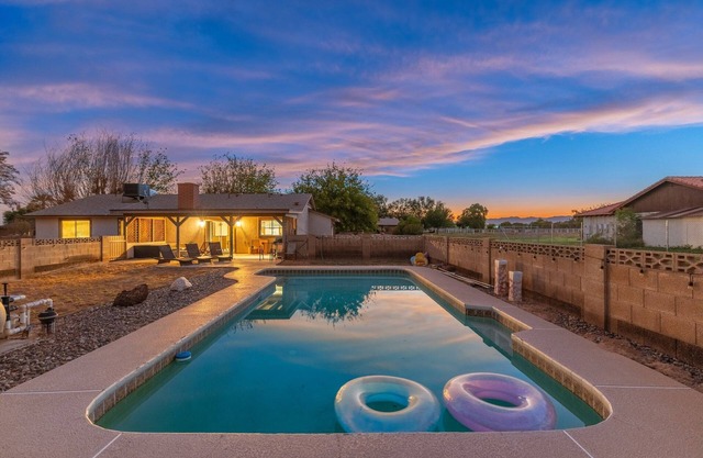 3 Bedroom | Massive Pool | Modern Oasis