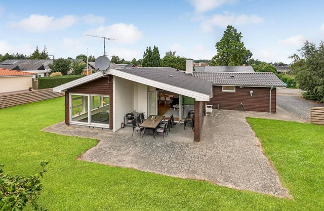 3 bedroom nice home in Børkop