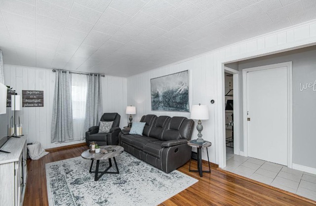3 Bedroom Show stopper 4 minutes to Mayo Clinic