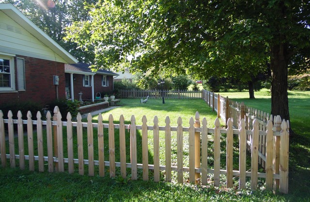 3-bedroom vacation home 9 minutes from Ball State University in the country.
