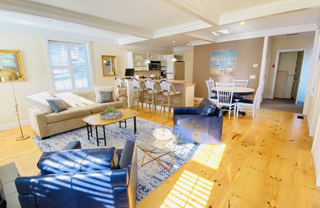 3-bedroom vacation home just a 5-min walk to Main Street, Mystic