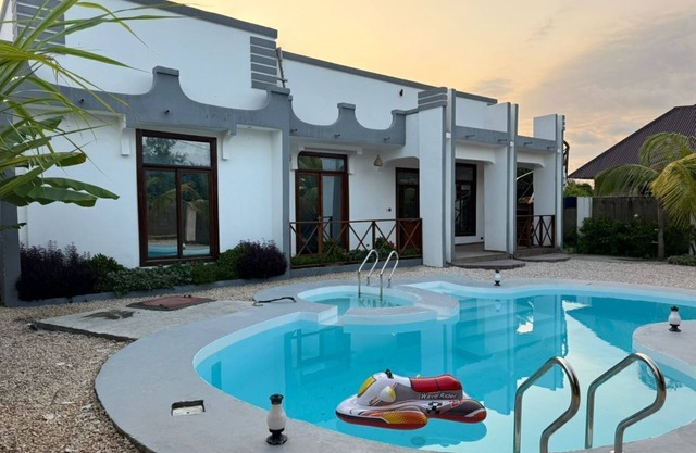 3-bedroom villa in charming Zanzibar with Swimming Pool and aircondition