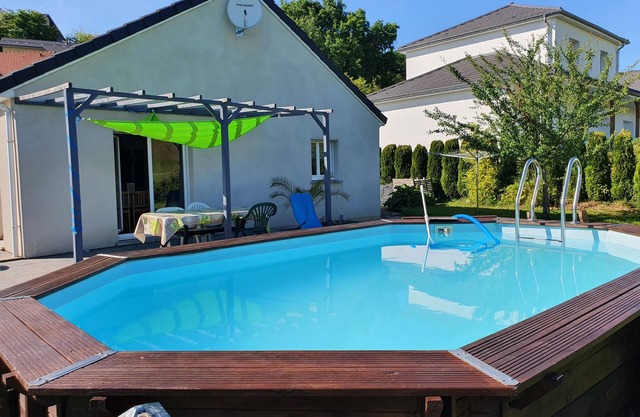 3 bedroom villa with pool view 10 min besancon