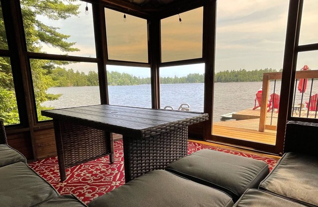 3-Bedroom Waterfront Cottage on a Quiet Lake