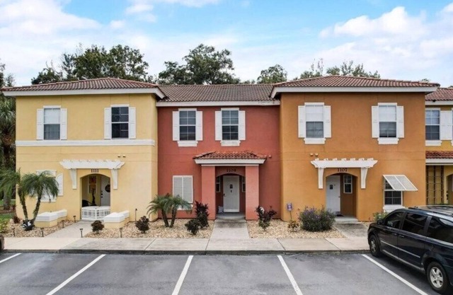 3 Bedrooms/2.5 Bathrooms/Lake Berkley (1109PR)
