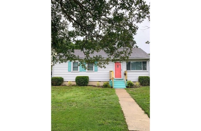 3 blocks from the beach! 3 BR w/fenced backyard