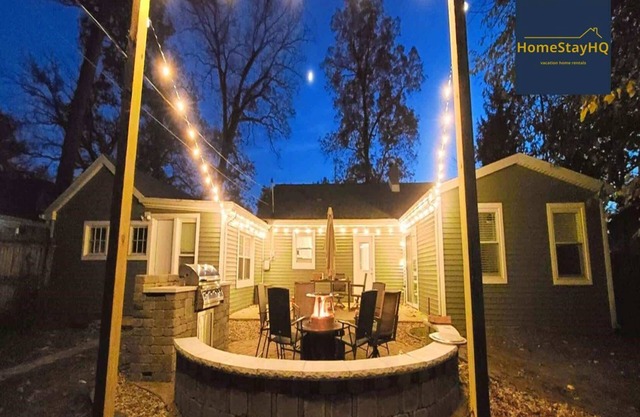 3 blocks to Notre Dame, EV Charger, BBQ & Fire Pit! (1707)