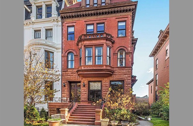 3 BR Apartment in a Beautiful Historic Mansion in Fort Greene with Backyard