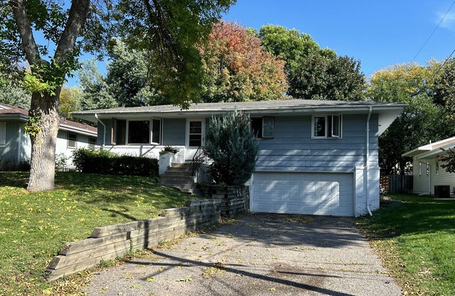 3 BR house in adorable Excelsior for rent, short term or long. Walk to Water St.