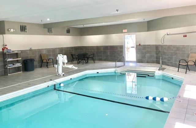 3 Classic Units Fit for Families! FREE Parking, Pets Allowed, Near Old Market!