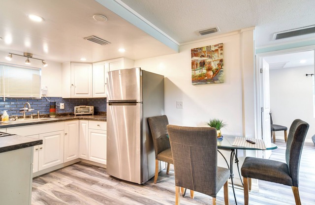 3 Mi to Beach: Remodeled Seminole Apt w/Yard!