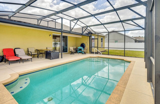 3 Mi to Dtwn DeLand: Poolside Paradise!