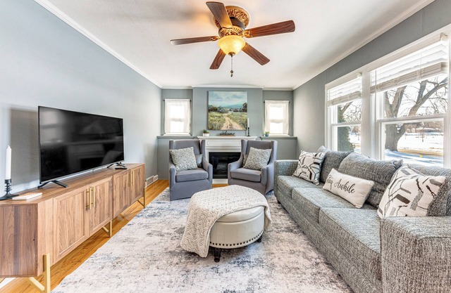 3 Mi to Hospitals: Inviting Rockford Home w/Yard!