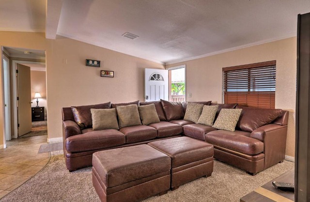 3 Mi to Lake Powell Page Home with Patio and BBQ