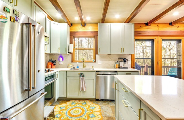 3 Mi to Main St Galax: BBQ-Ready Home w/Fire Pit!