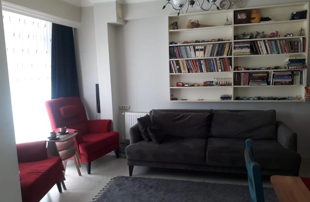 3 mins to the beaches, 2 rooms, near city center